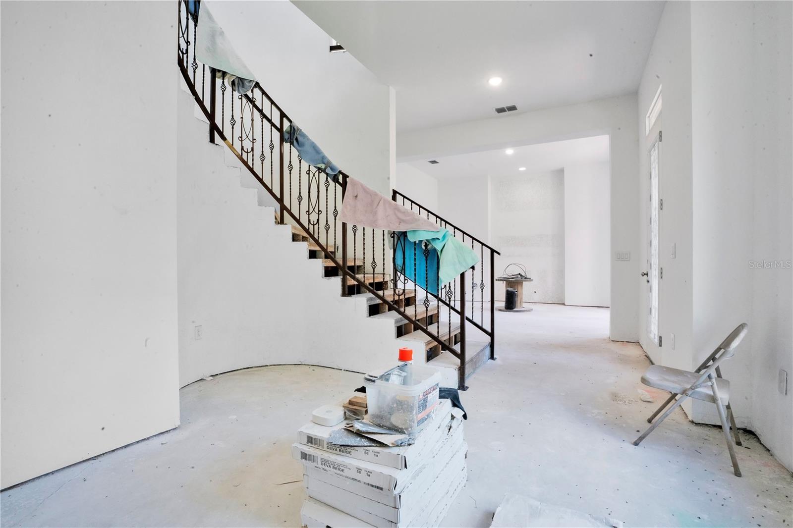 818 Lake Agnes, Polk City, FL 33868