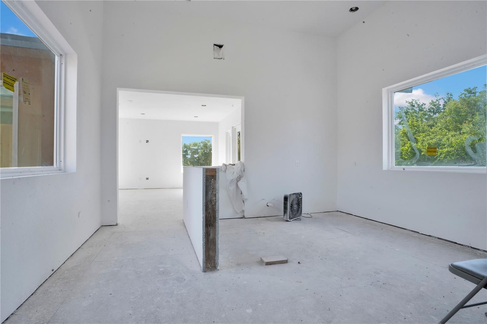 818 Lake Agnes, Polk City, FL 33868