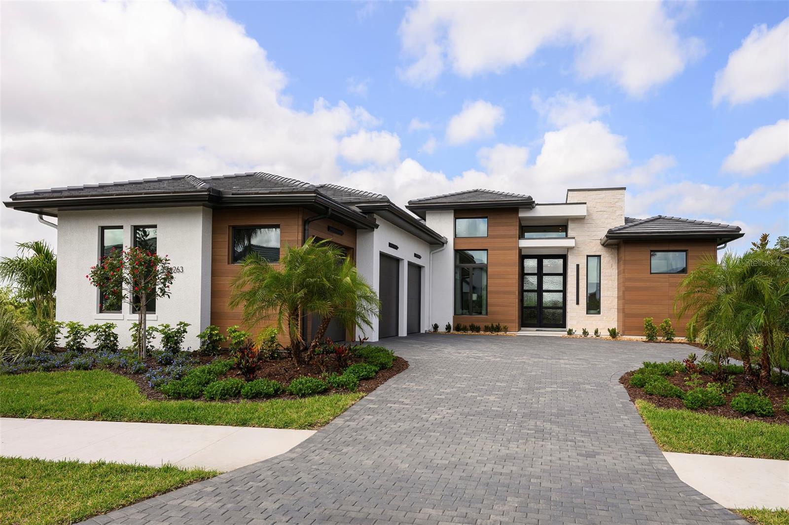 8613 Sandpoint, Sarasota, FL 34240