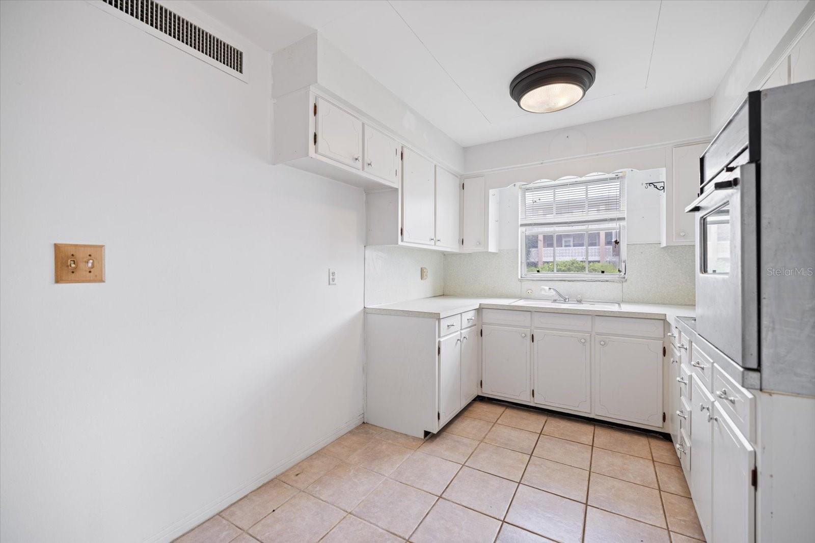 450 32nd Unit 106w, St Petersburg, FL 33704