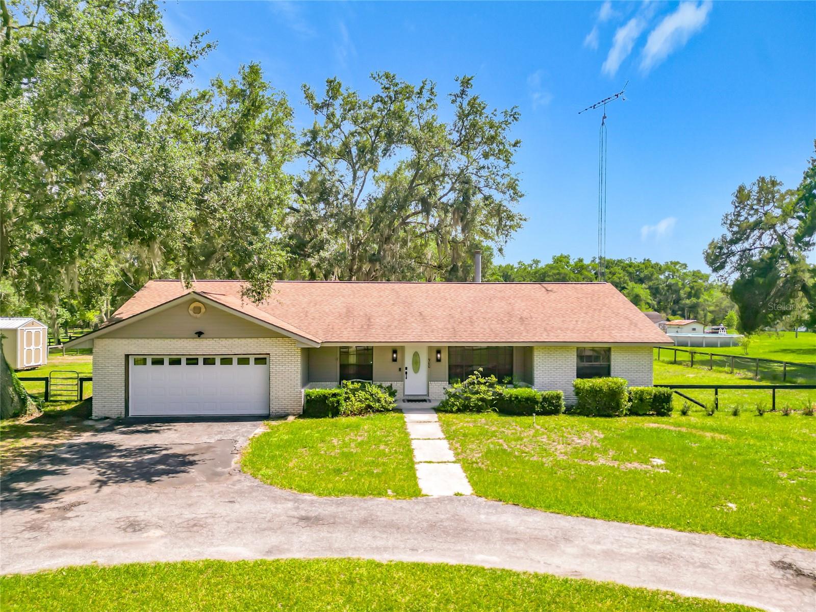 900 165th, Citra, FL 32113