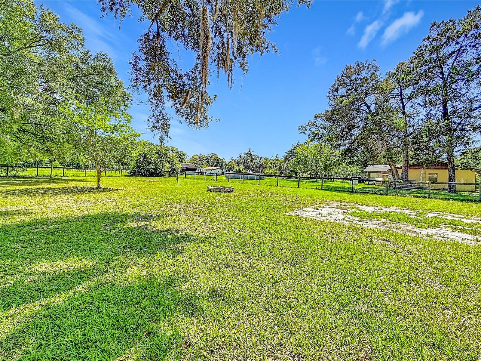 900 165th, Citra, FL 32113