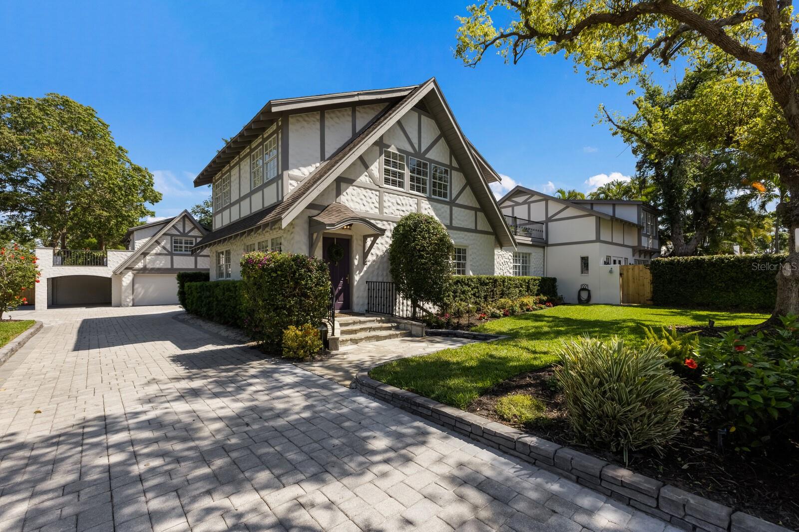 1829 Bougainvillea, Sarasota, FL 34239