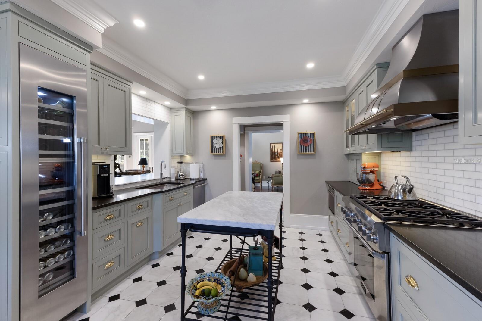 1829 Bougainvillea, Sarasota, FL 34239
