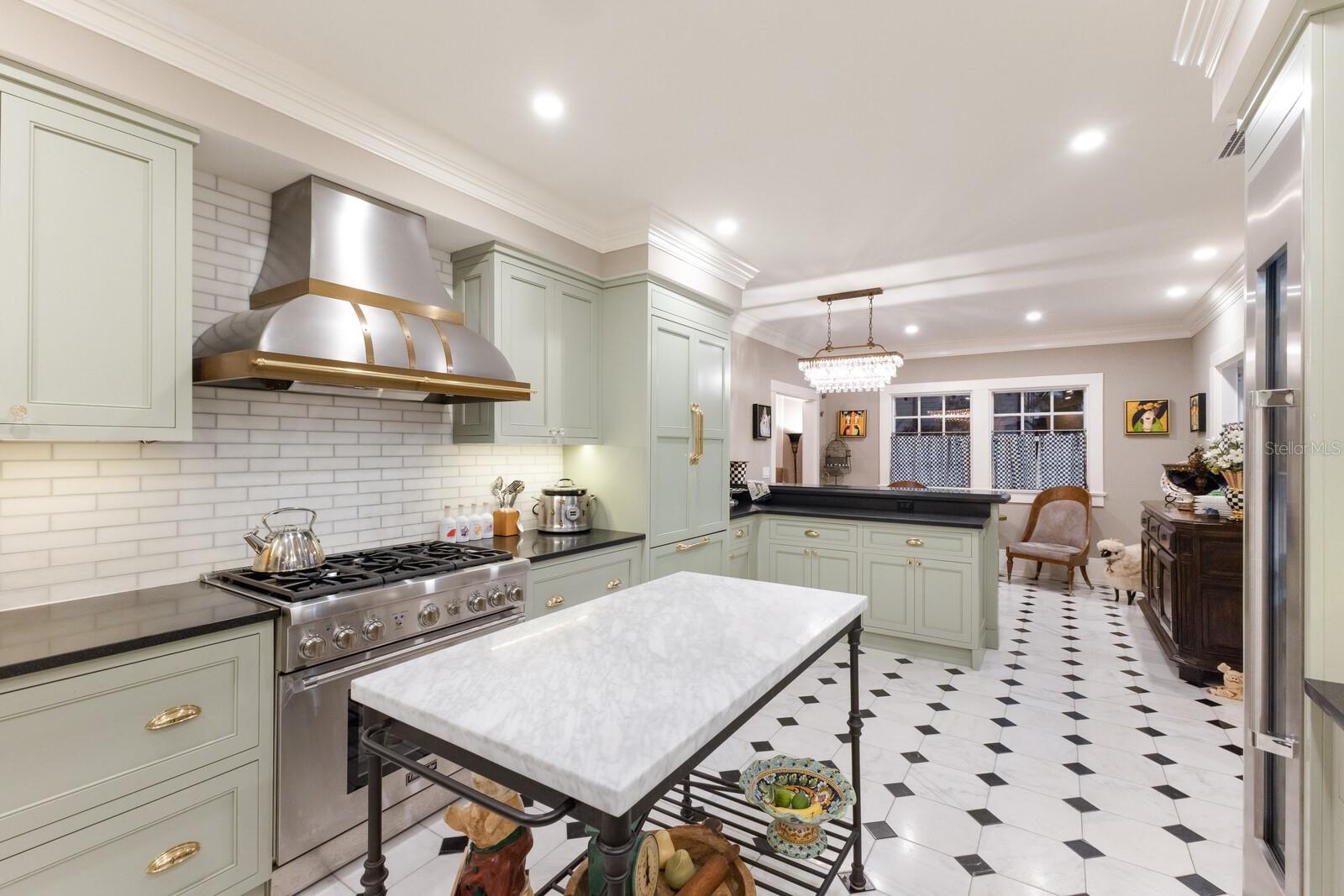 1829 Bougainvillea, Sarasota, FL 34239