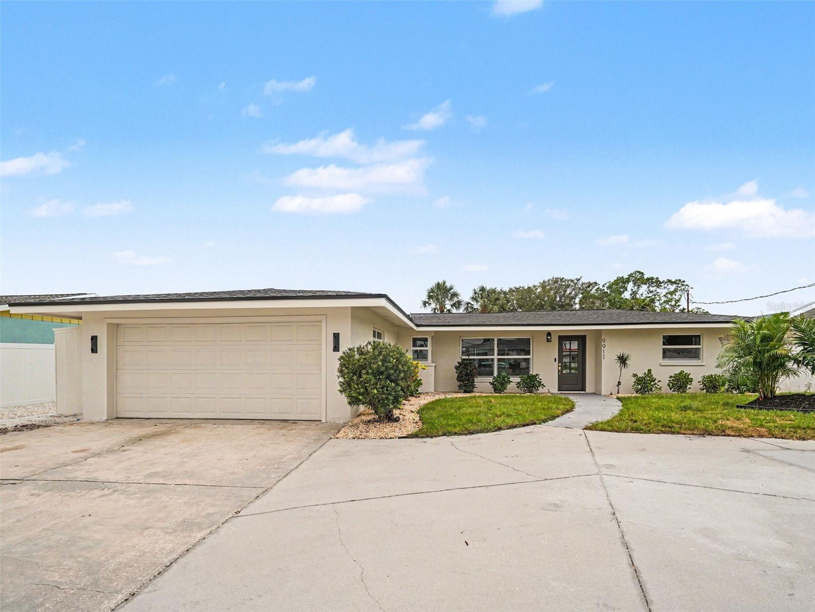 9911 Royal Palm, Bradenton, FL 34210