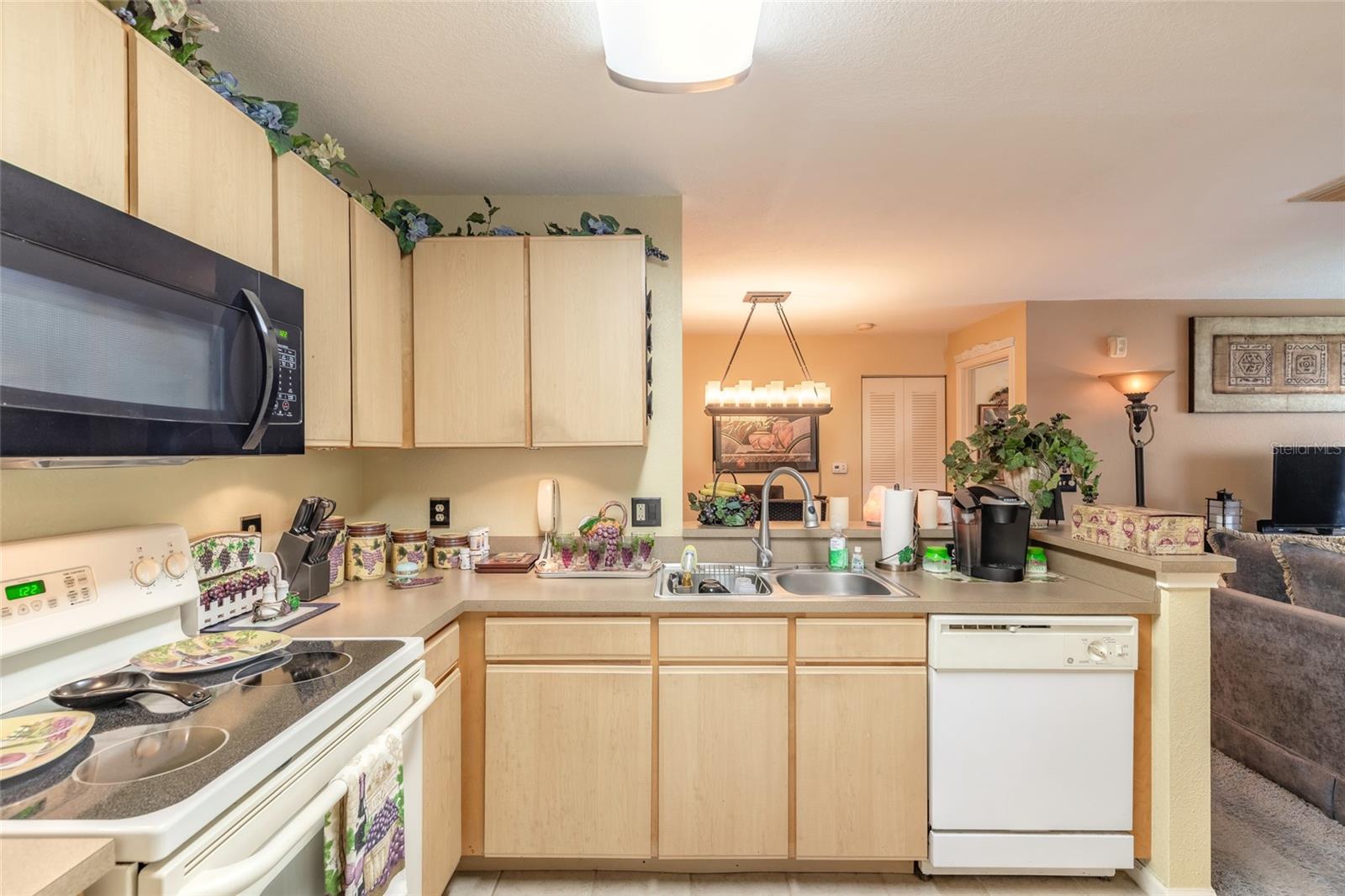 940 Village Unit 2-208, Port Orange, FL 32127