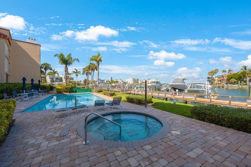 1060 Pinellas Bayway Unit 103, St Petersburg, FL 33715