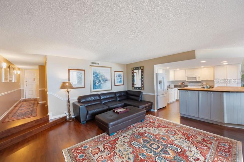 1060 Pinellas Bayway Unit 103, St Petersburg, FL 33715