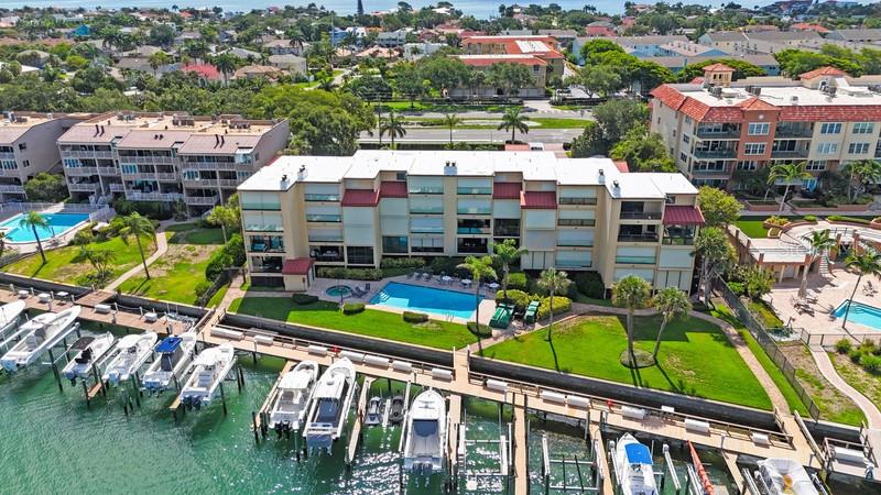 1060 Pinellas Bayway Unit 103, St Petersburg, FL 33715