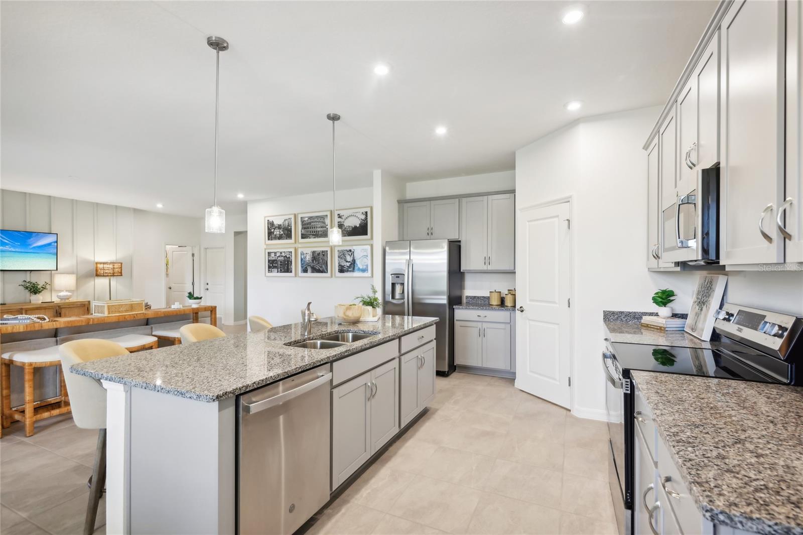12912 Cara, Grand Island, FL 32735