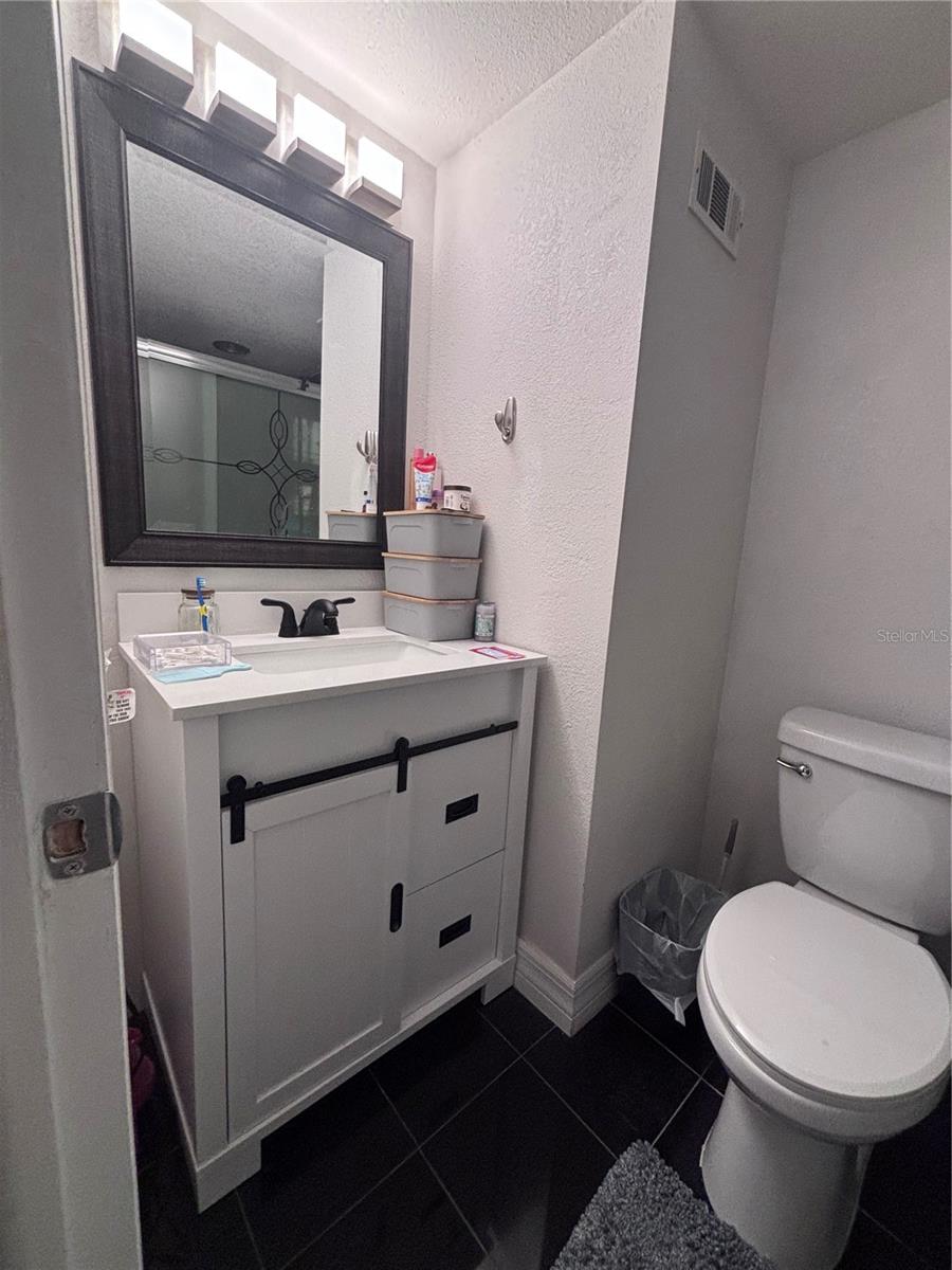 4515 La Capri, Tampa, FL 33611