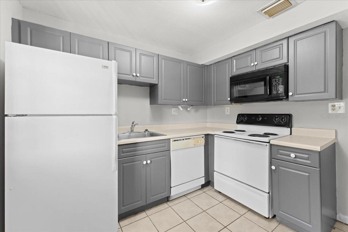 12407 Oak Cedar Unit 202, Tampa, FL 33612