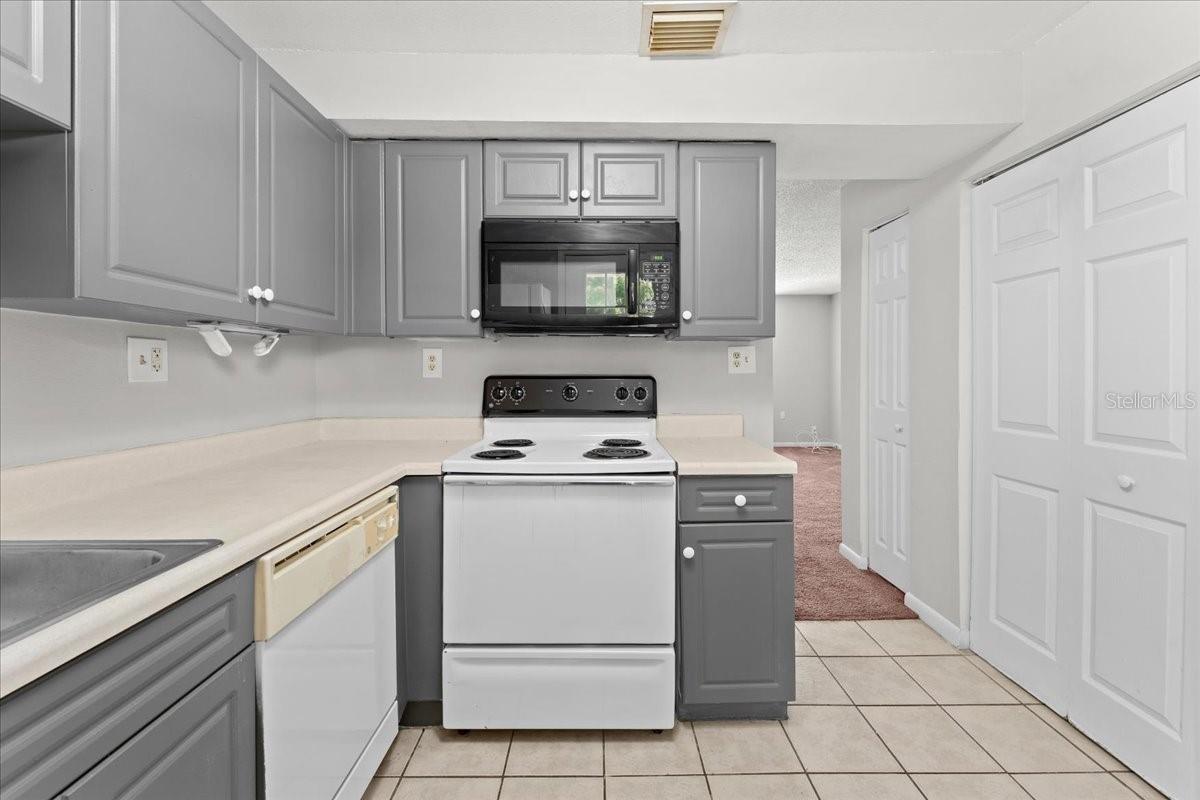 12407 Oak Cedar Unit 202, Tampa, FL 33612