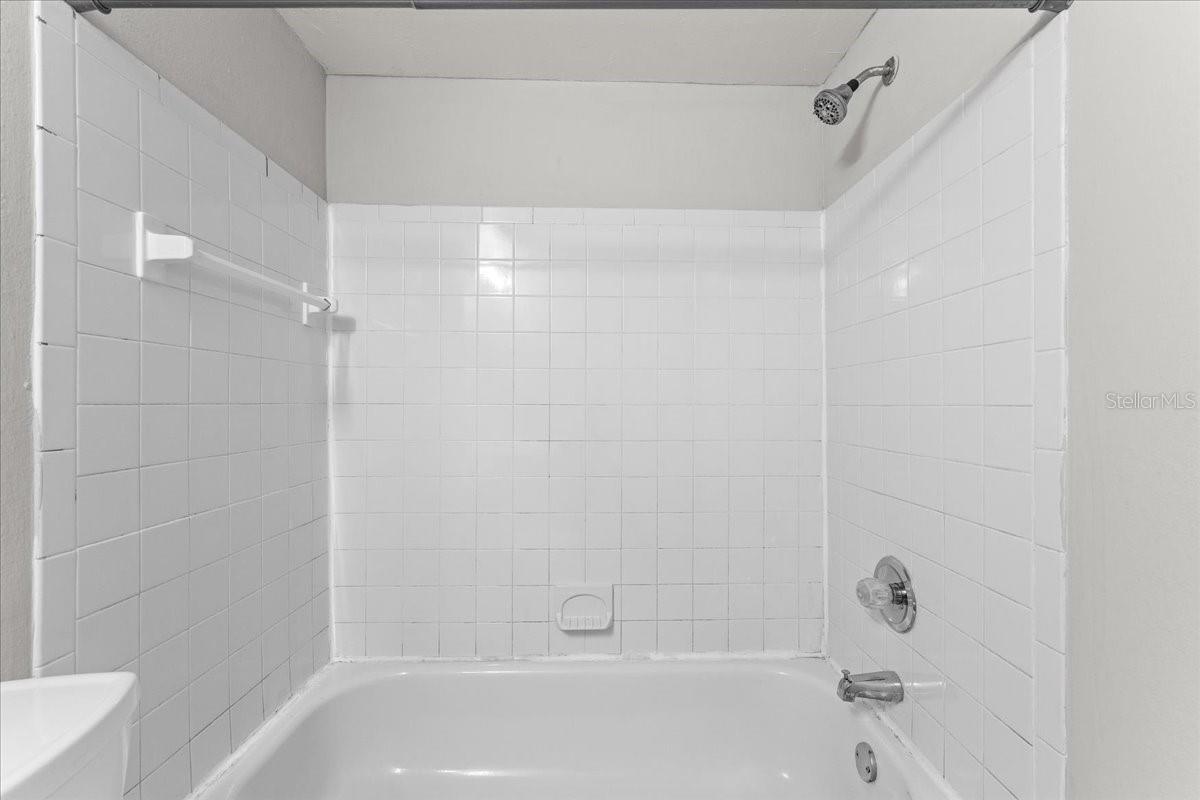 12407 Oak Cedar Unit 202, Tampa, FL 33612