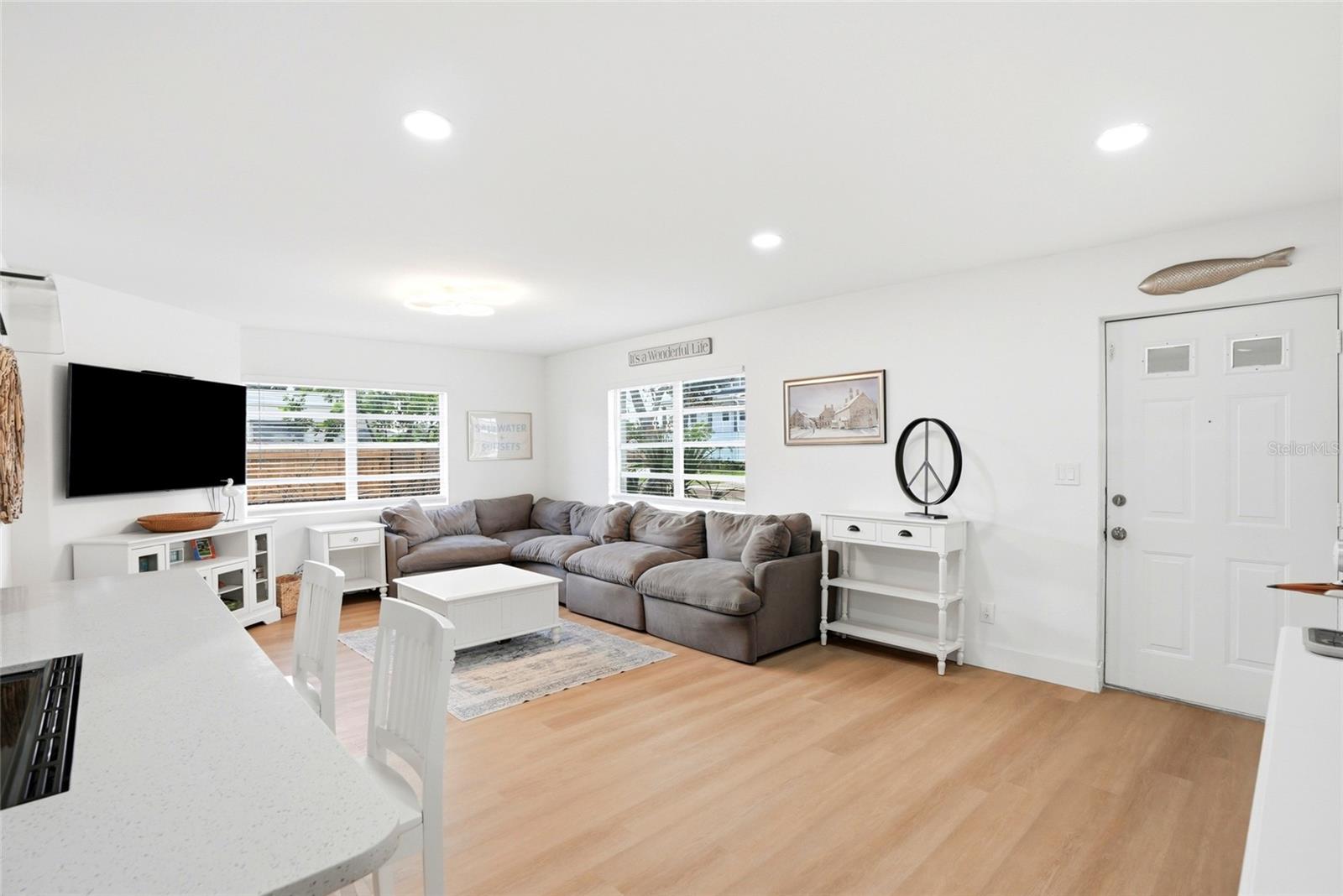 4027 Huntington, St Petersburg, FL 33703