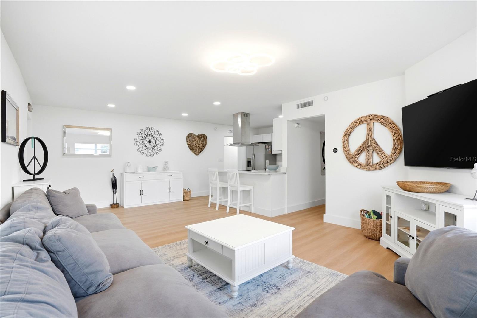 4027 Huntington, St Petersburg, FL 33703