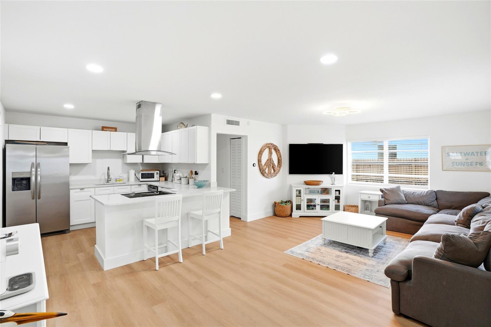 4027 Huntington, St Petersburg, FL 33703