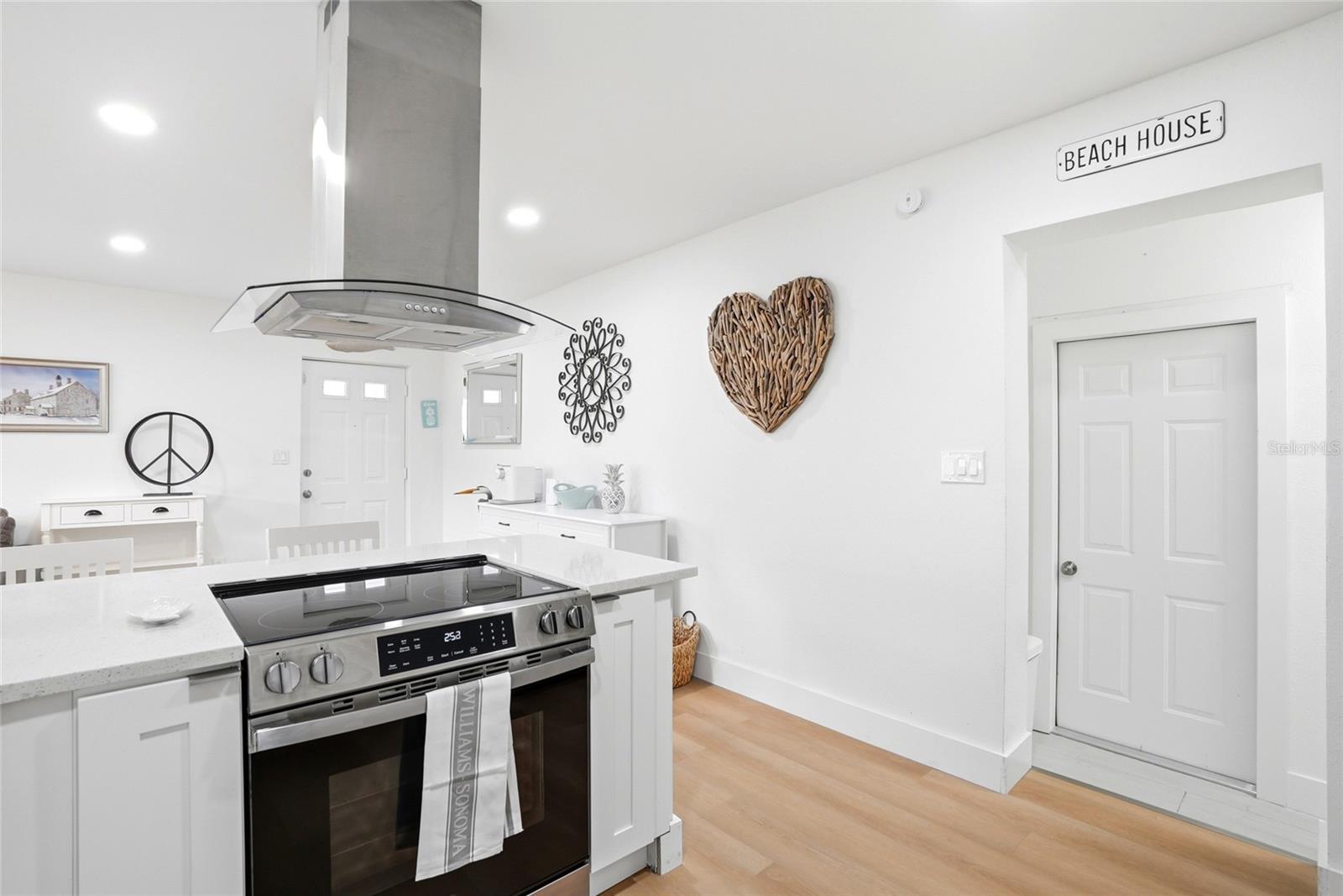 4027 Huntington, St Petersburg, FL 33703
