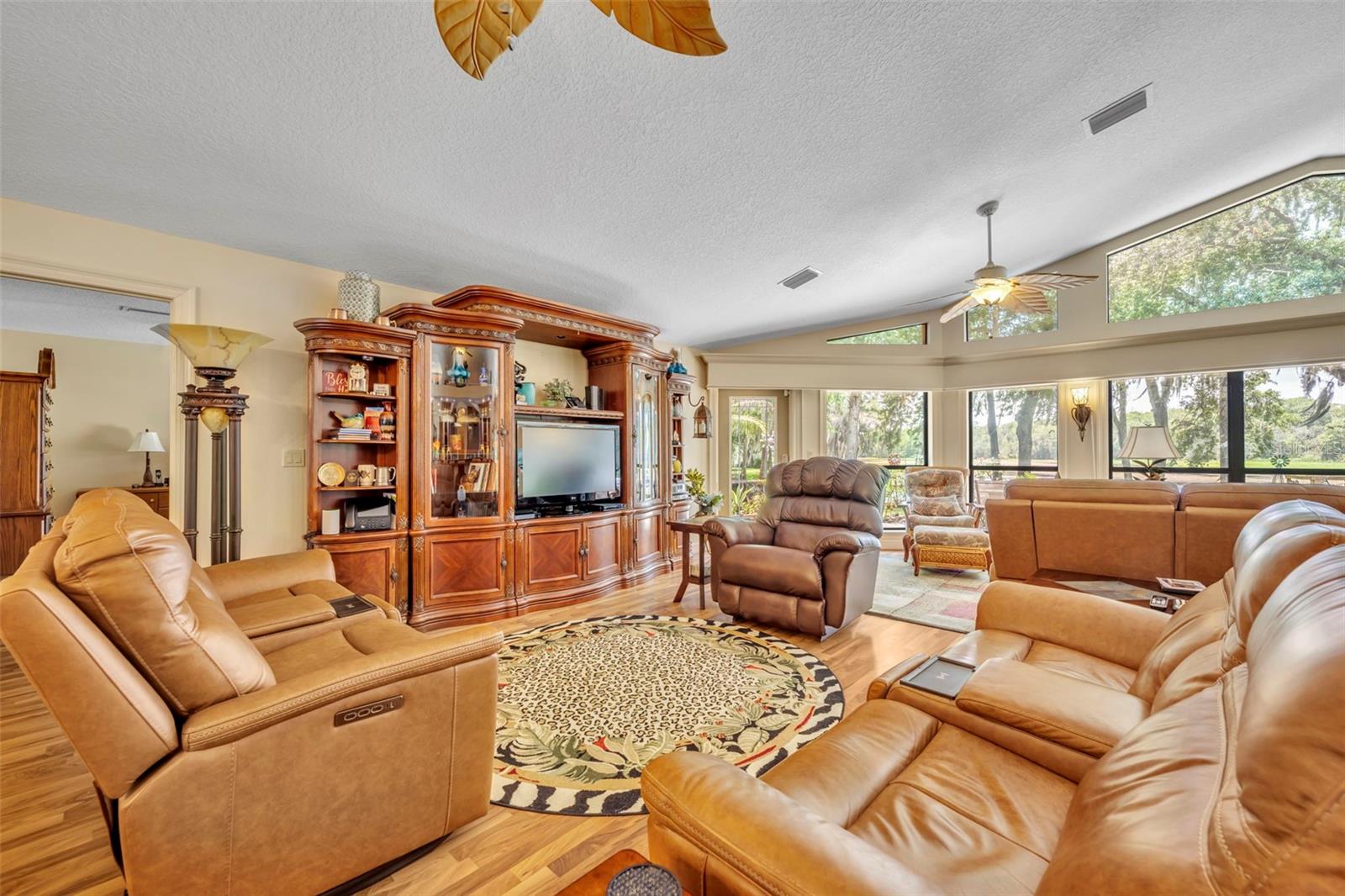 4885 Cr 307, Lake Panasoffkee, FL 33538