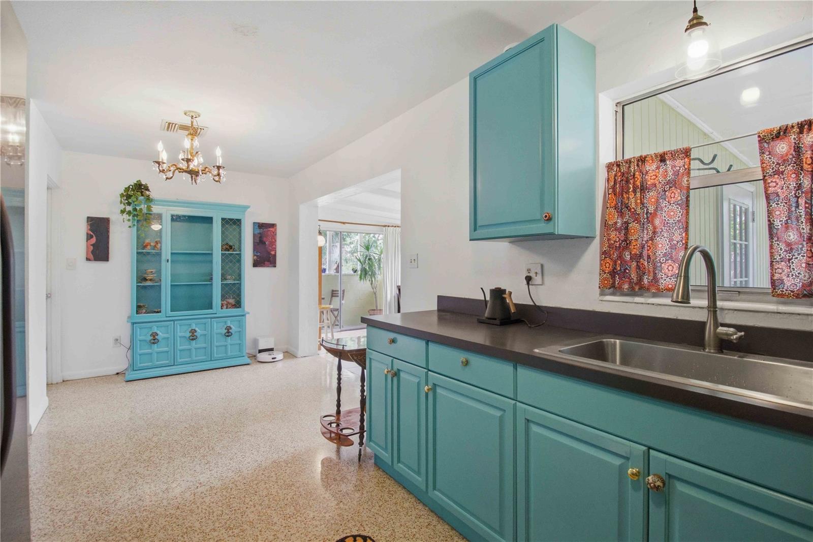 330 Crosby, Sarasota, FL 34237
