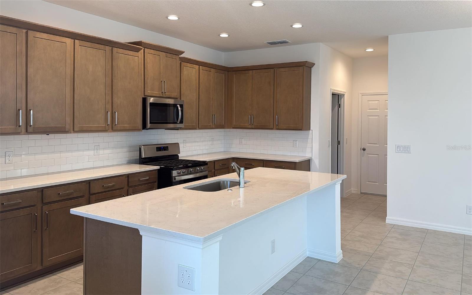 6863 Spanish Imperial, Howey In the Hills, FL 34737