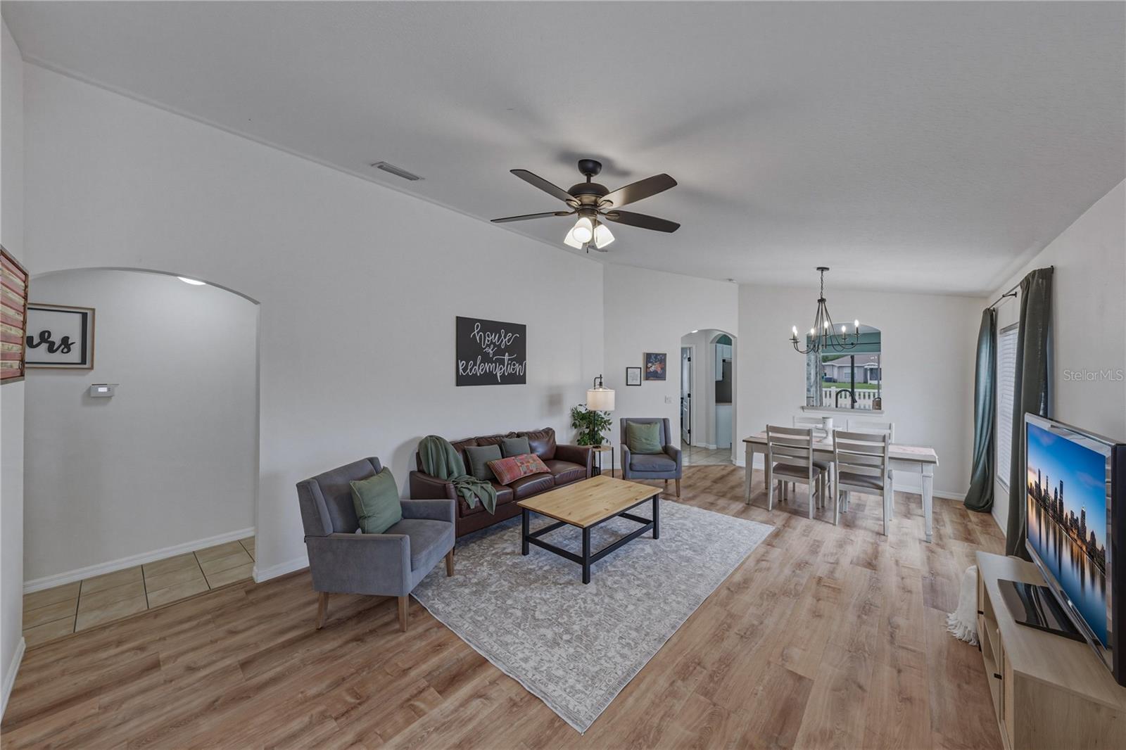 8160 Canterbury Lake, Tampa, FL 33619