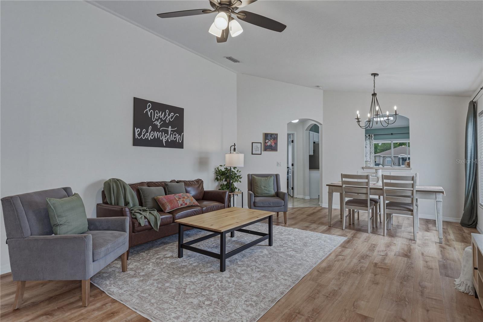 8160 Canterbury Lake, Tampa, FL 33619