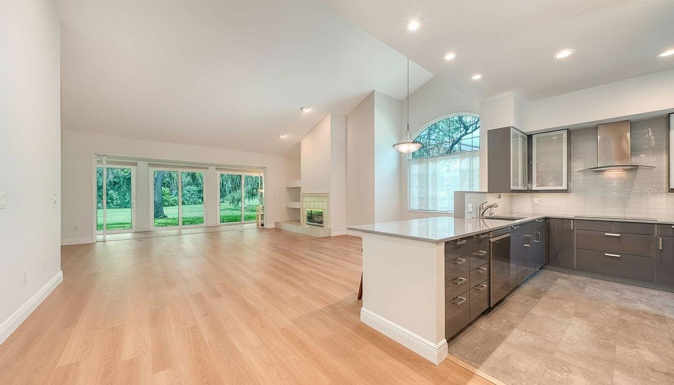 4004 Penshurst, Sarasota, FL 34235