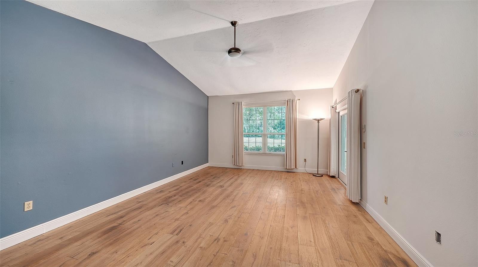 4004 Penshurst, Sarasota, FL 34235