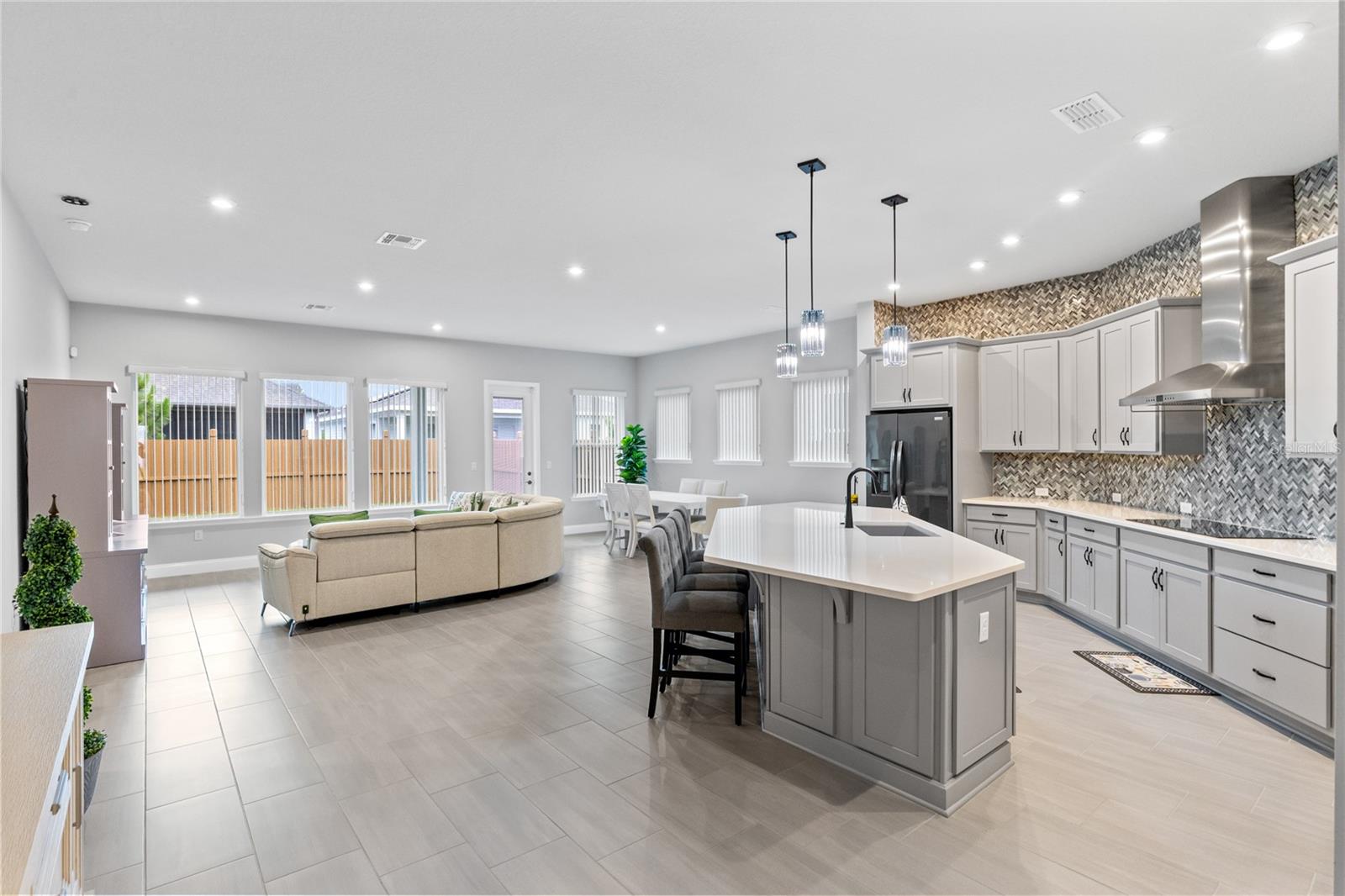 6526 Circle Rock Way, St Cloud, FL 34771