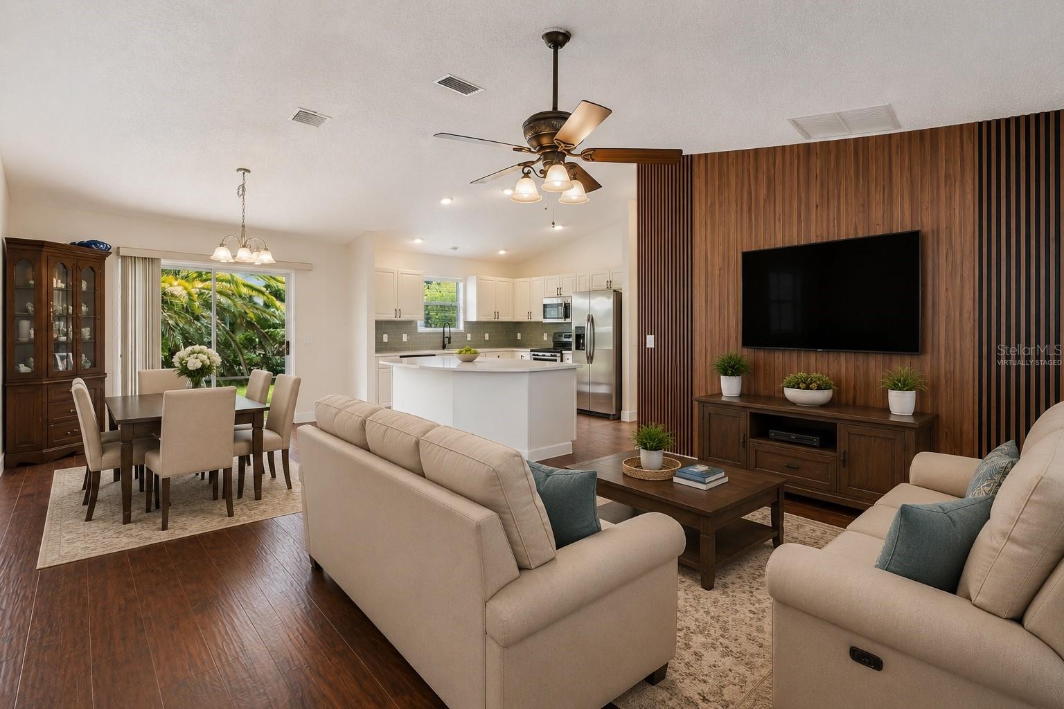 1575 Hollyberry, The Villages, FL 32162