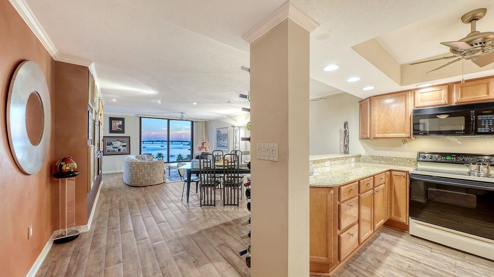 707 Gulfstream Unit 705, Sarasota, FL 34236