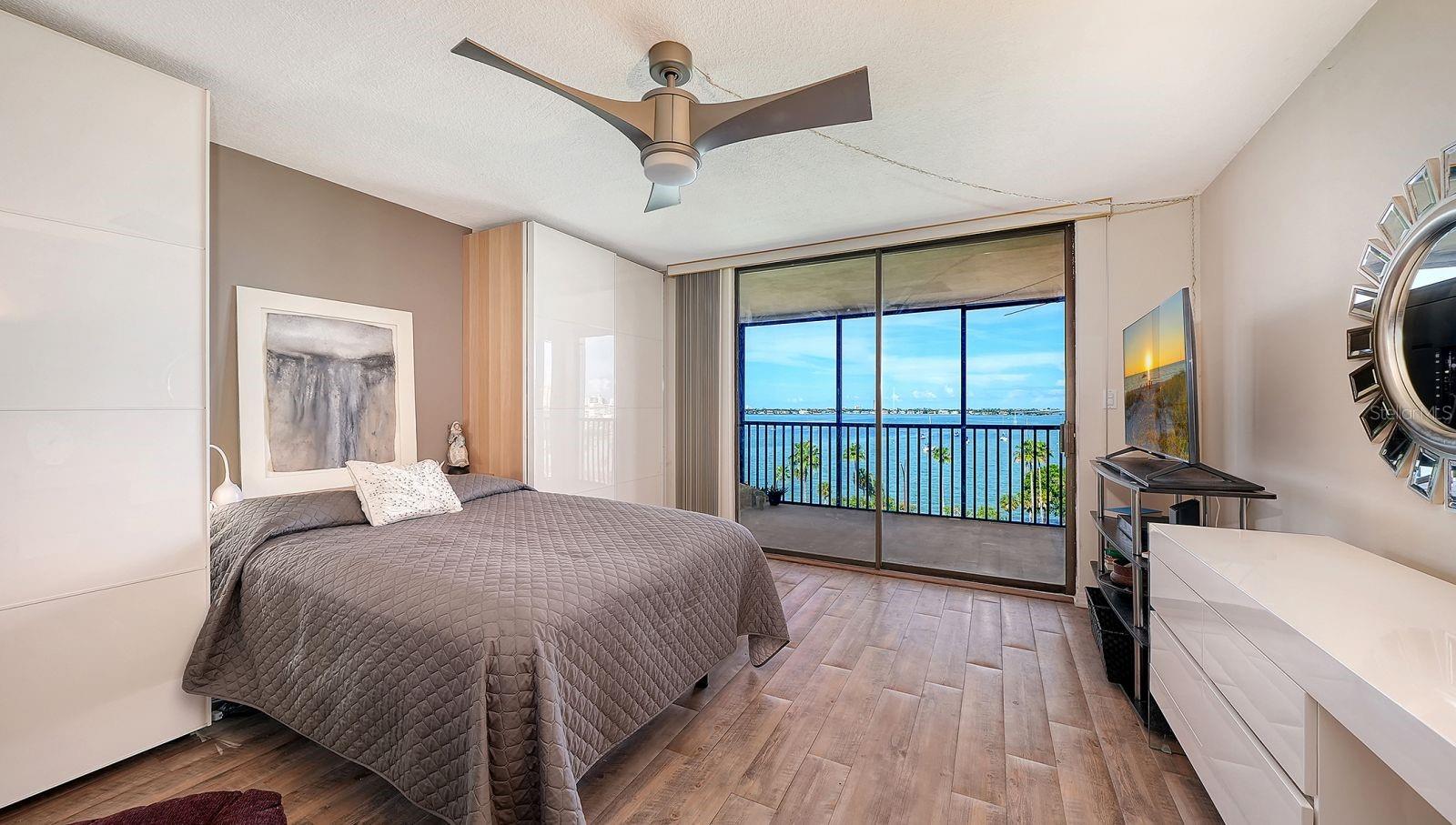 707 Gulfstream Unit 705, Sarasota, FL 34236