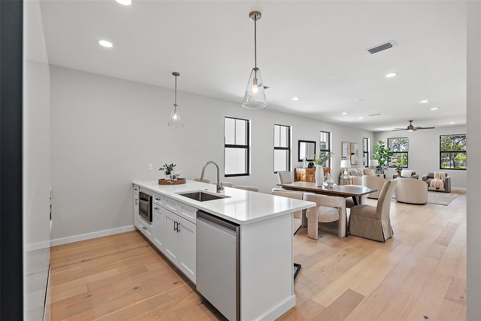 423 11th, St Petersburg, FL 33701