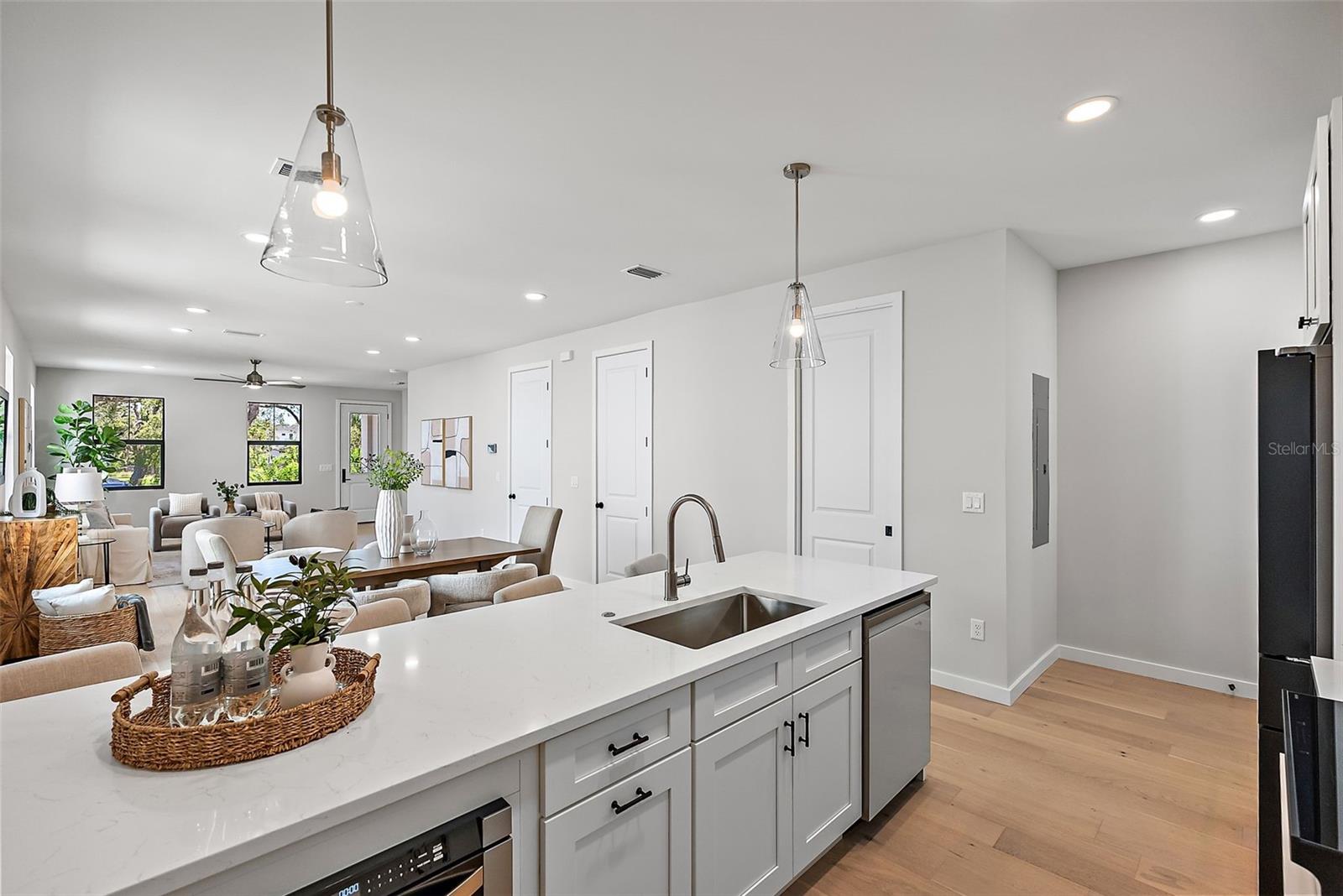423 11th, St Petersburg, FL 33701
