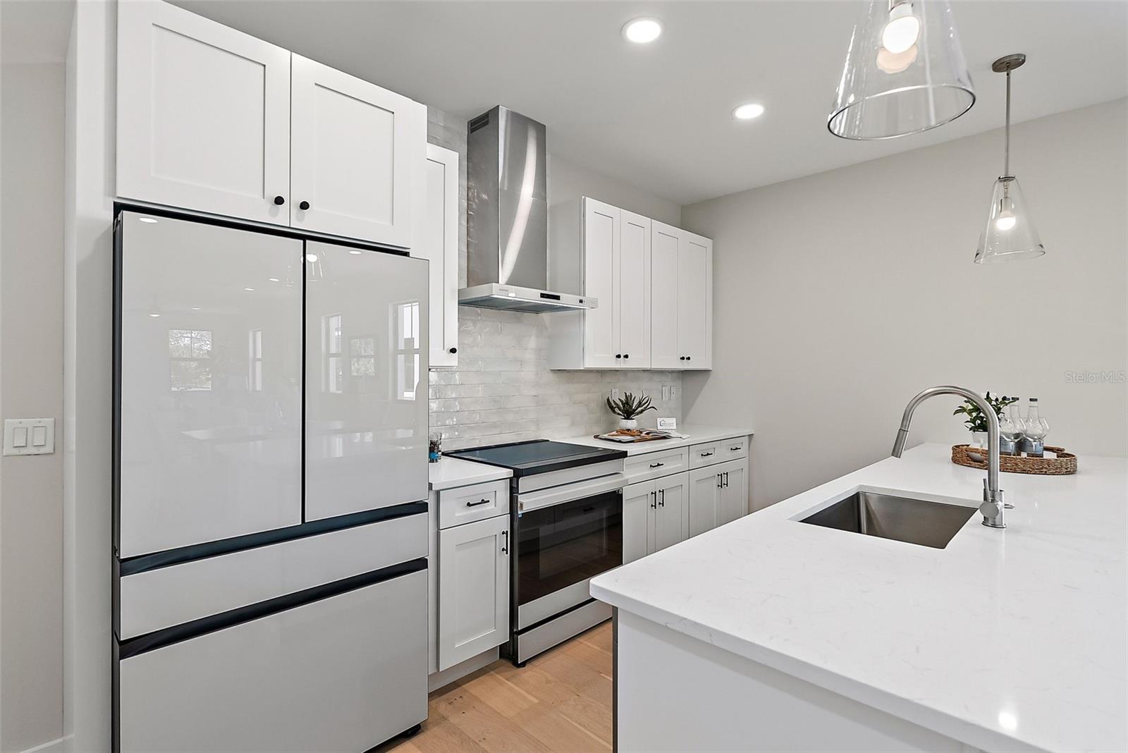 423 11th, St Petersburg, FL 33701