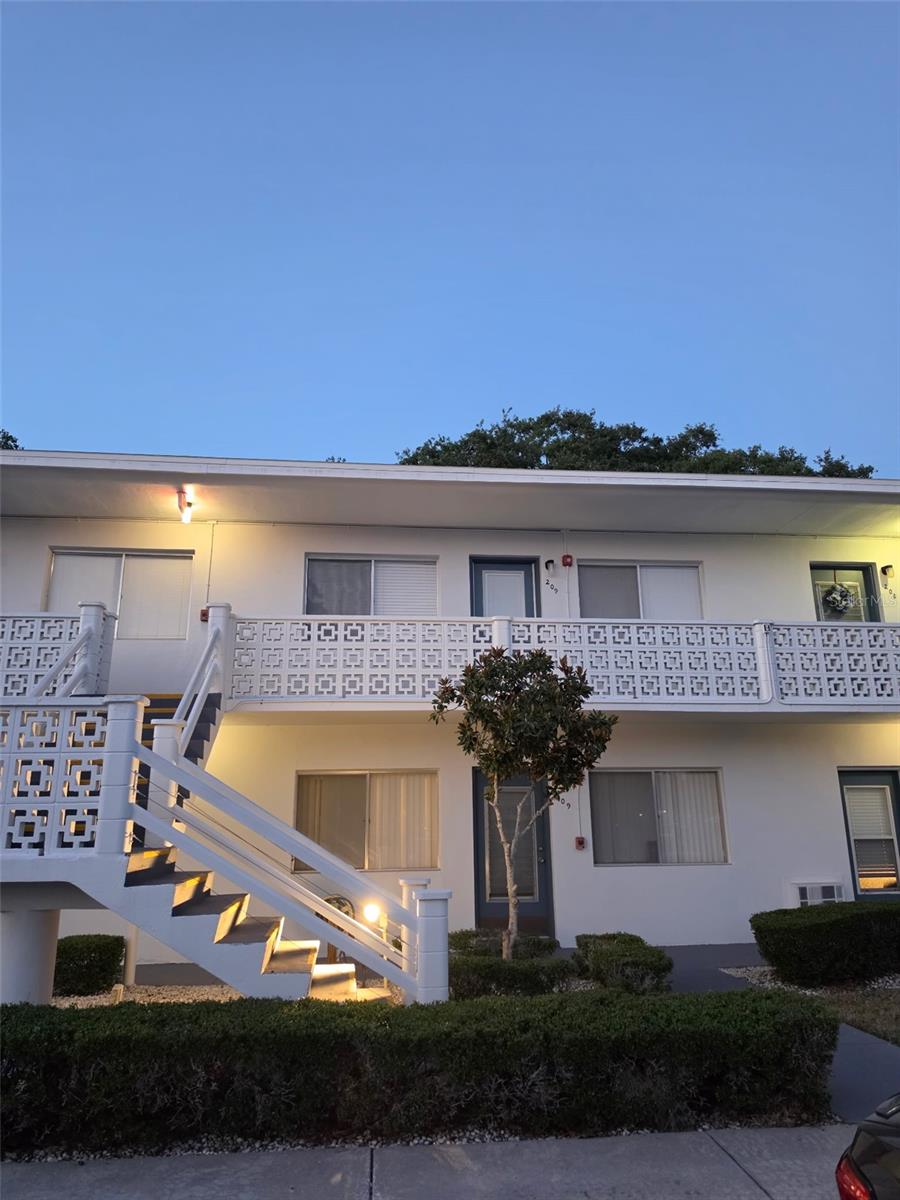 8221 112th Unit 209, Seminole, FL 33772