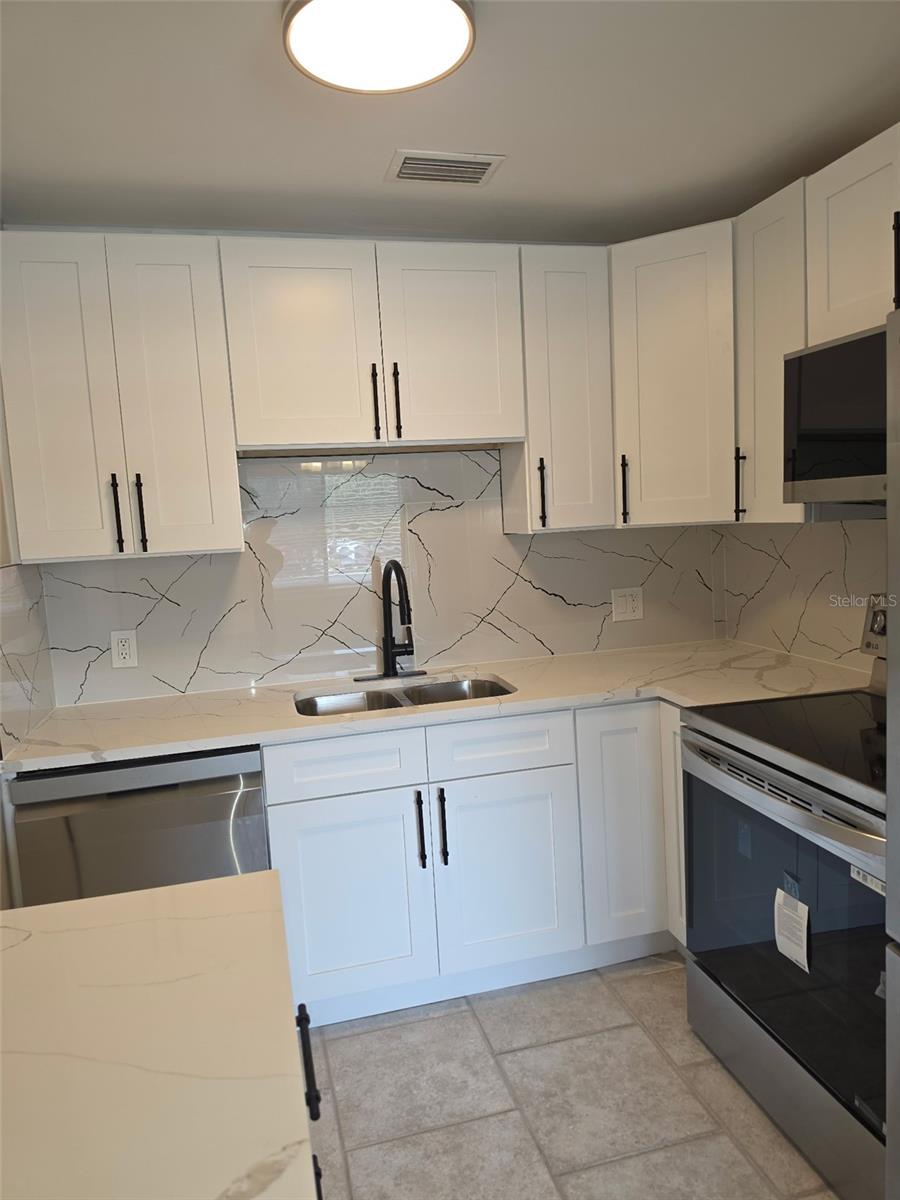 8221 112th Unit 209, Seminole, FL 33772