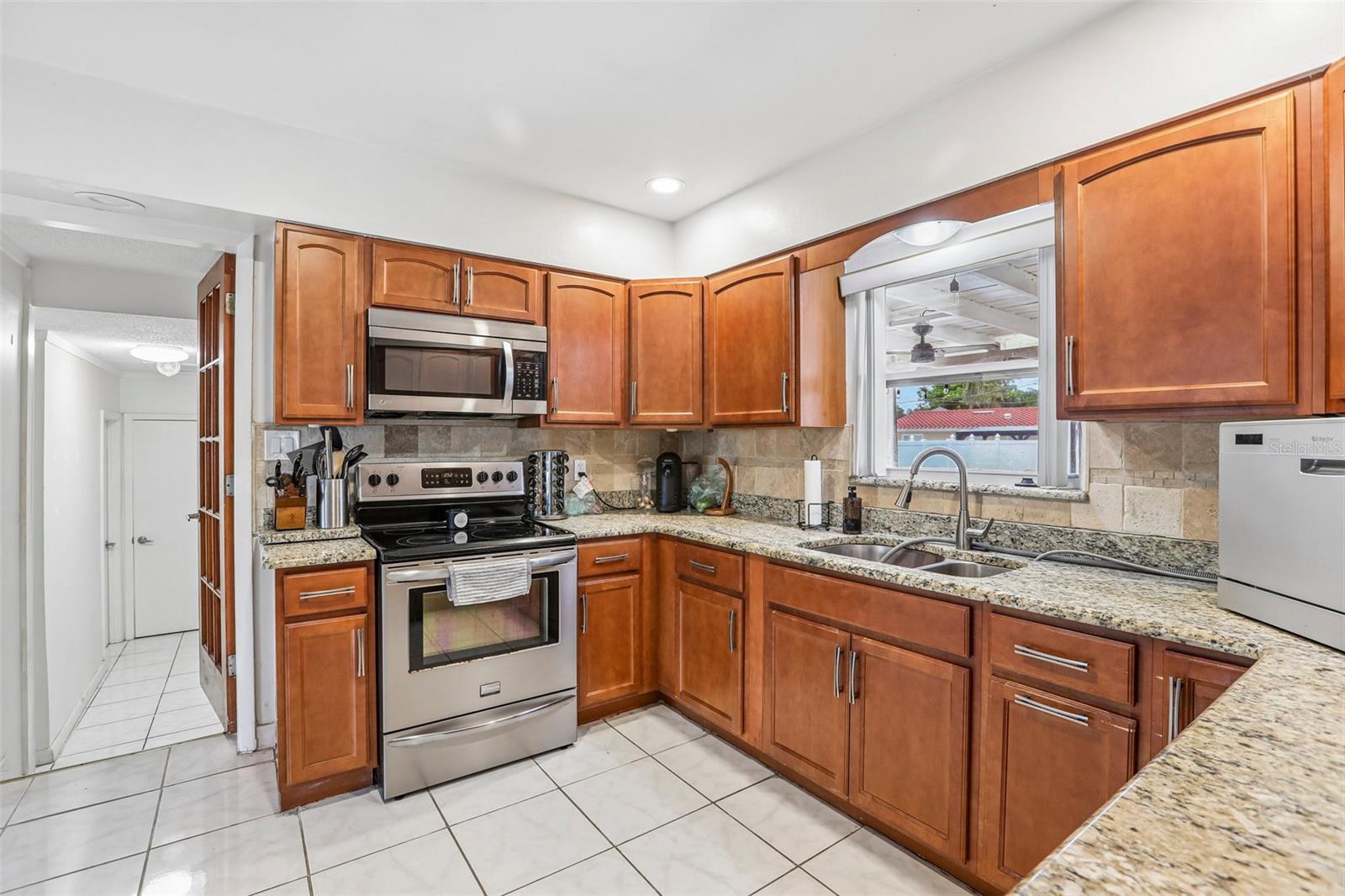 2709 49th, St Petersburg, FL 33710