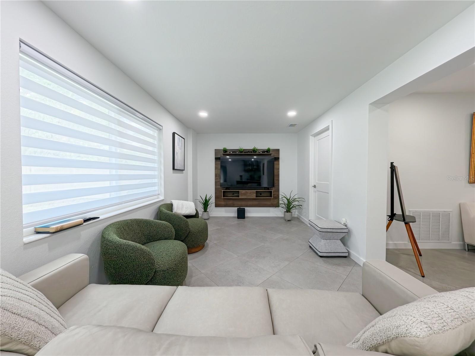 1446 Admiral Woodson, Clearwater, FL 33755