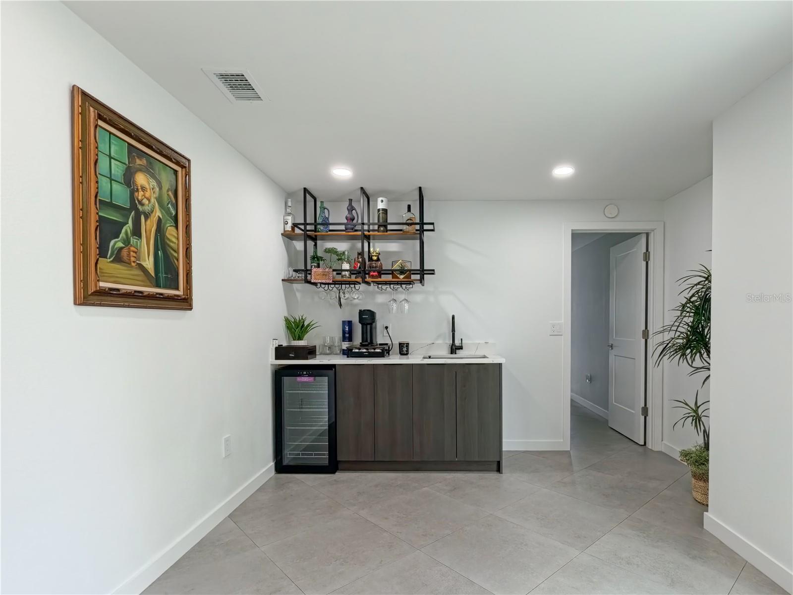 1446 Admiral Woodson, Clearwater, FL 33755