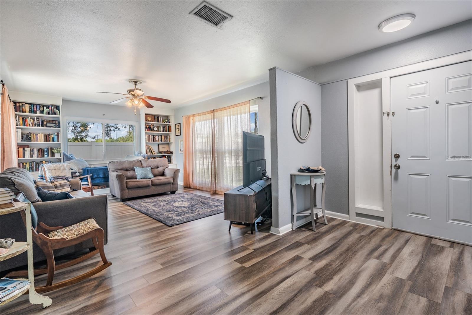 4601 Emerald, Tampa, FL 33614