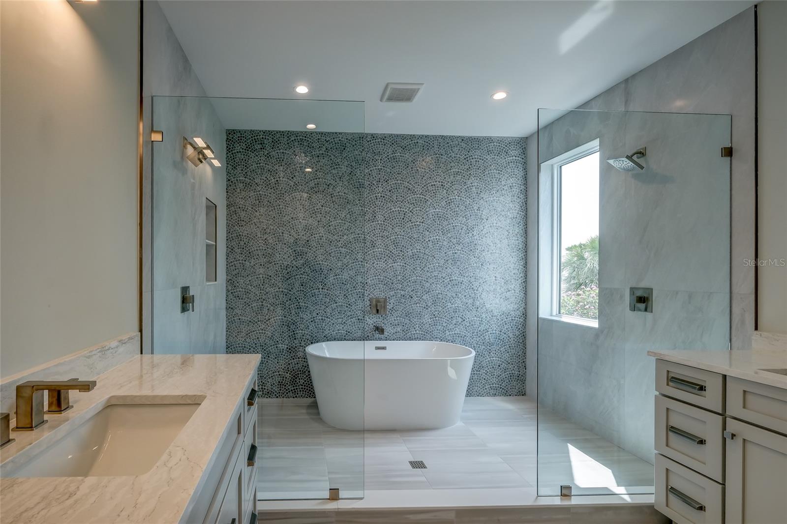 106 11th, Bradenton Beach, FL 34217