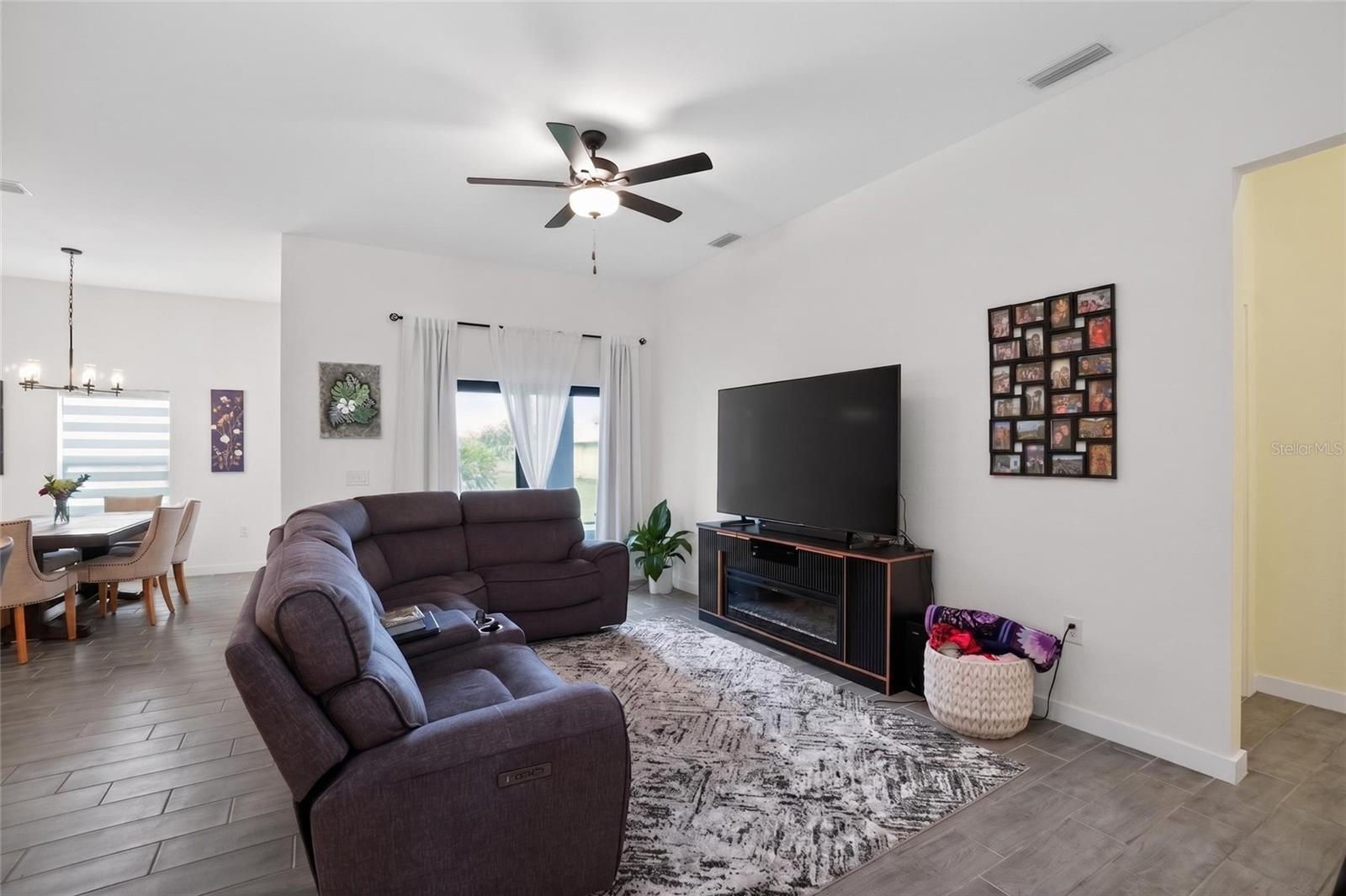 21434 Dekals, Port Charlotte, FL 33952