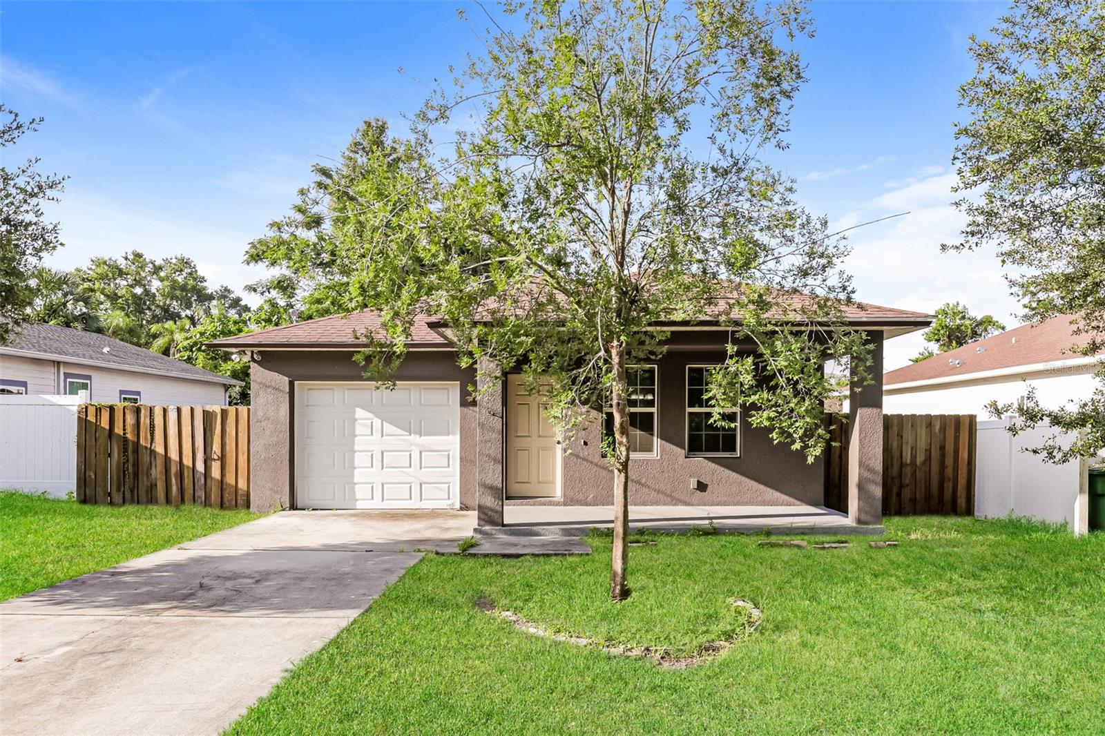 1505 Caracas, Tampa, FL 33610