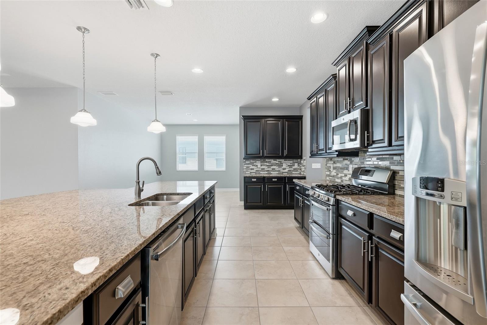 924 Buttercup, Bradenton, FL 34212