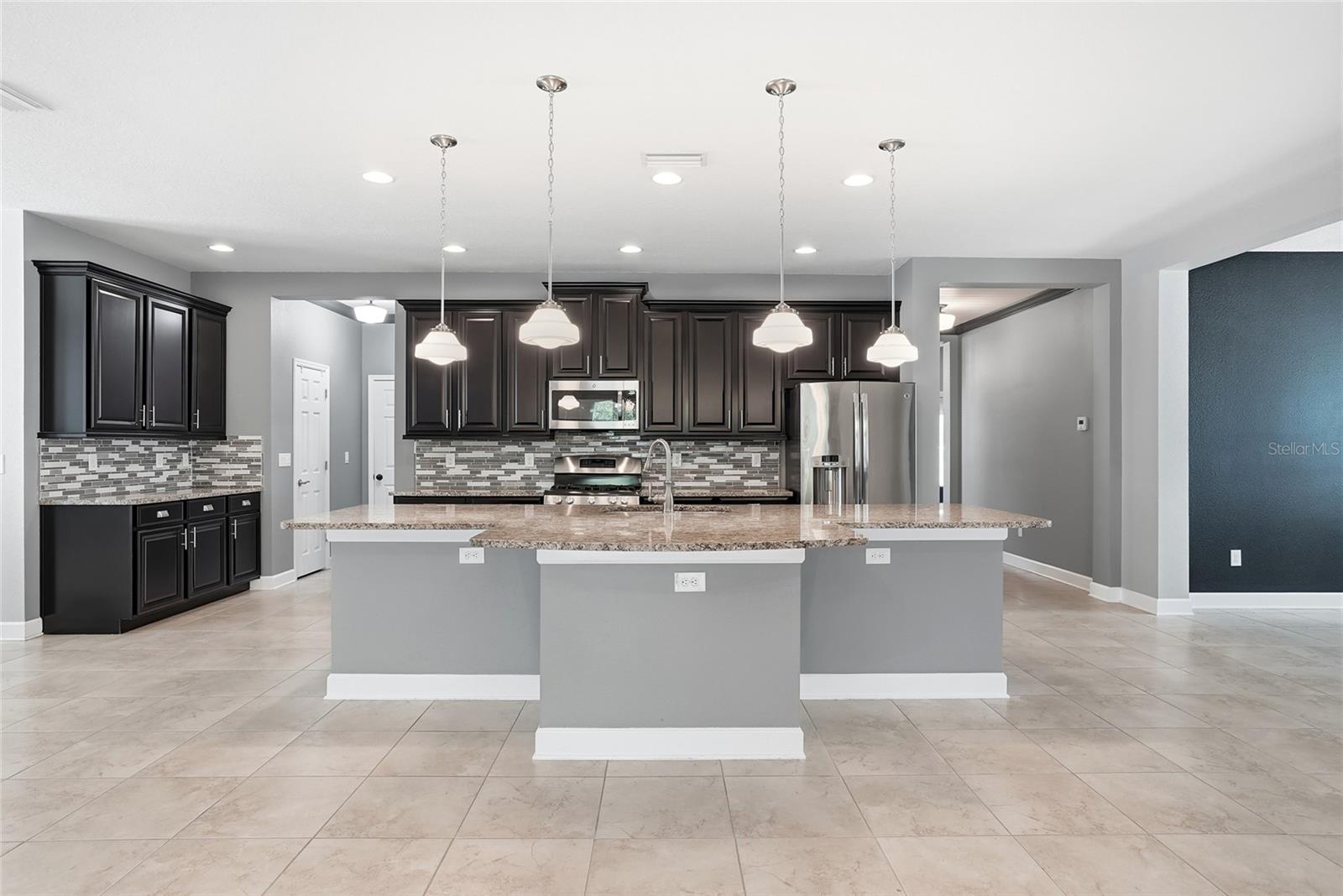 924 Buttercup, Bradenton, FL 34212