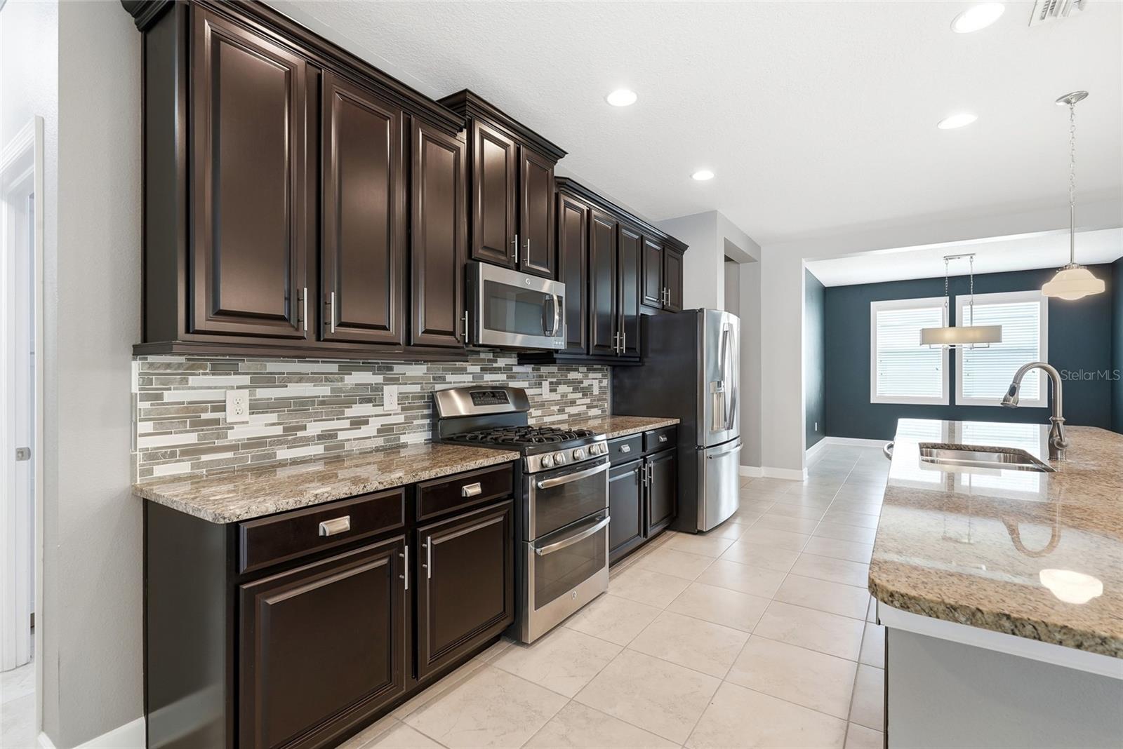 924 Buttercup, Bradenton, FL 34212