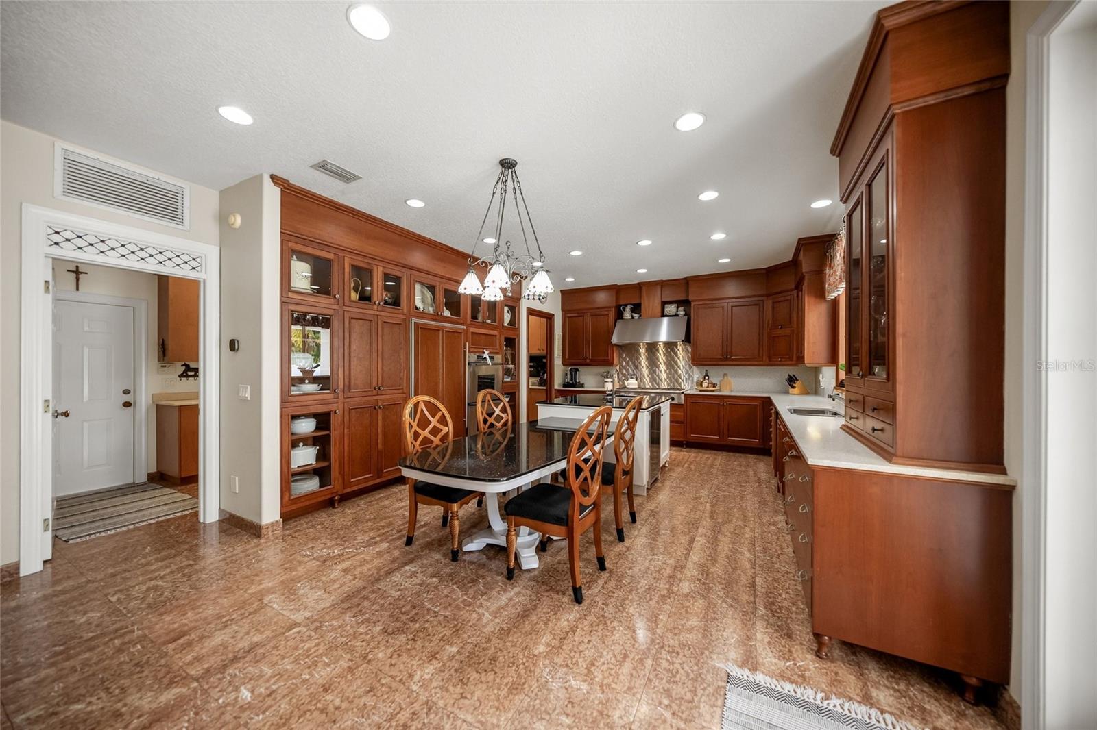 9214 18th, Bradenton, FL 34209